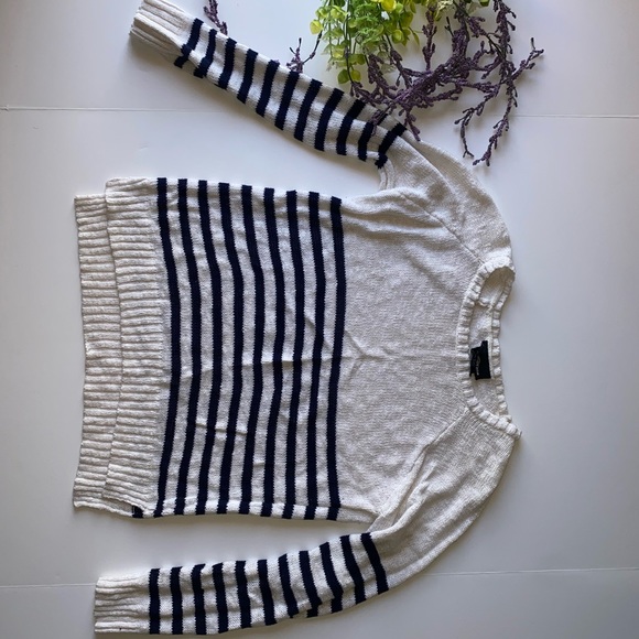 Sweater - Picture 2 of 5